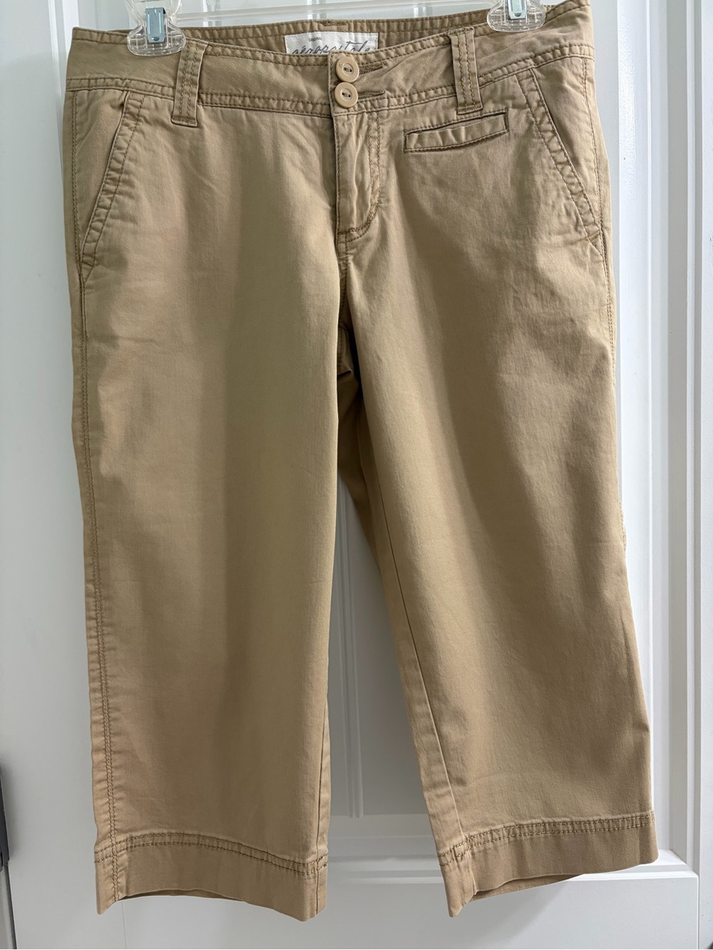 Aeropostale Classic Khaki Bermuda Shorts/Capri Pants Sz 5/6 Y2K - Picture 1 of 5